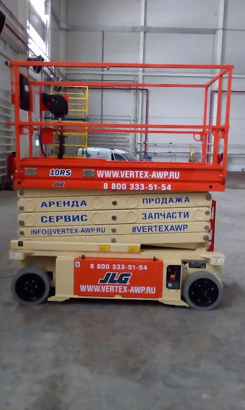 The delivery to St. Petersburg: the JLG 10RS arrives at JSC "Plant "Dvigatel"